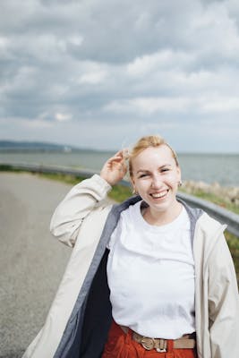Léa, 24